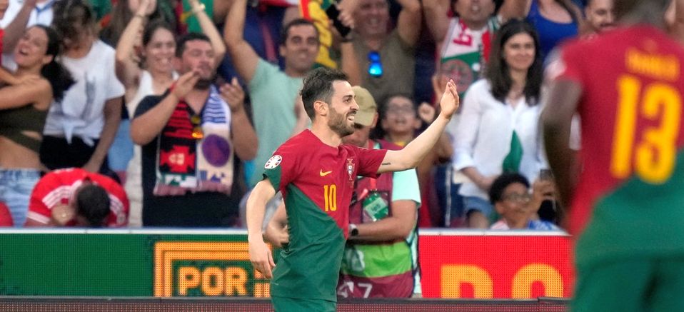 Câștigătorul Ligii Campionilor și-a făcut datoria și la echipa națională! A marcat în Portugalia – Bosnia și a fost felicitat de Cristiano Ronaldo | VIDEO