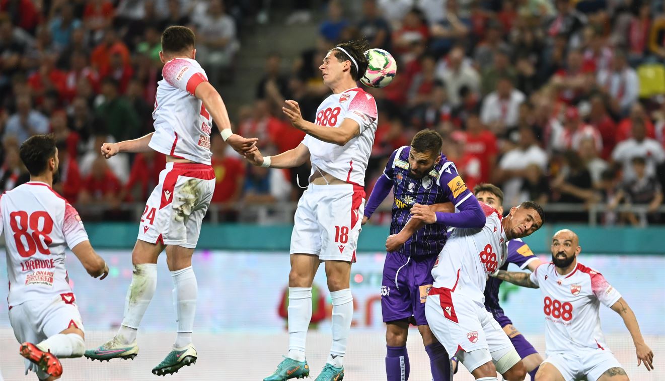 Cine transmite la TV meciul FC Argeș – Dinamo, în returul barajului de promovare în Superliga! Partida se joacă la Mioveni și foarte mulți fani ai „câinilor” nu au prins bilete