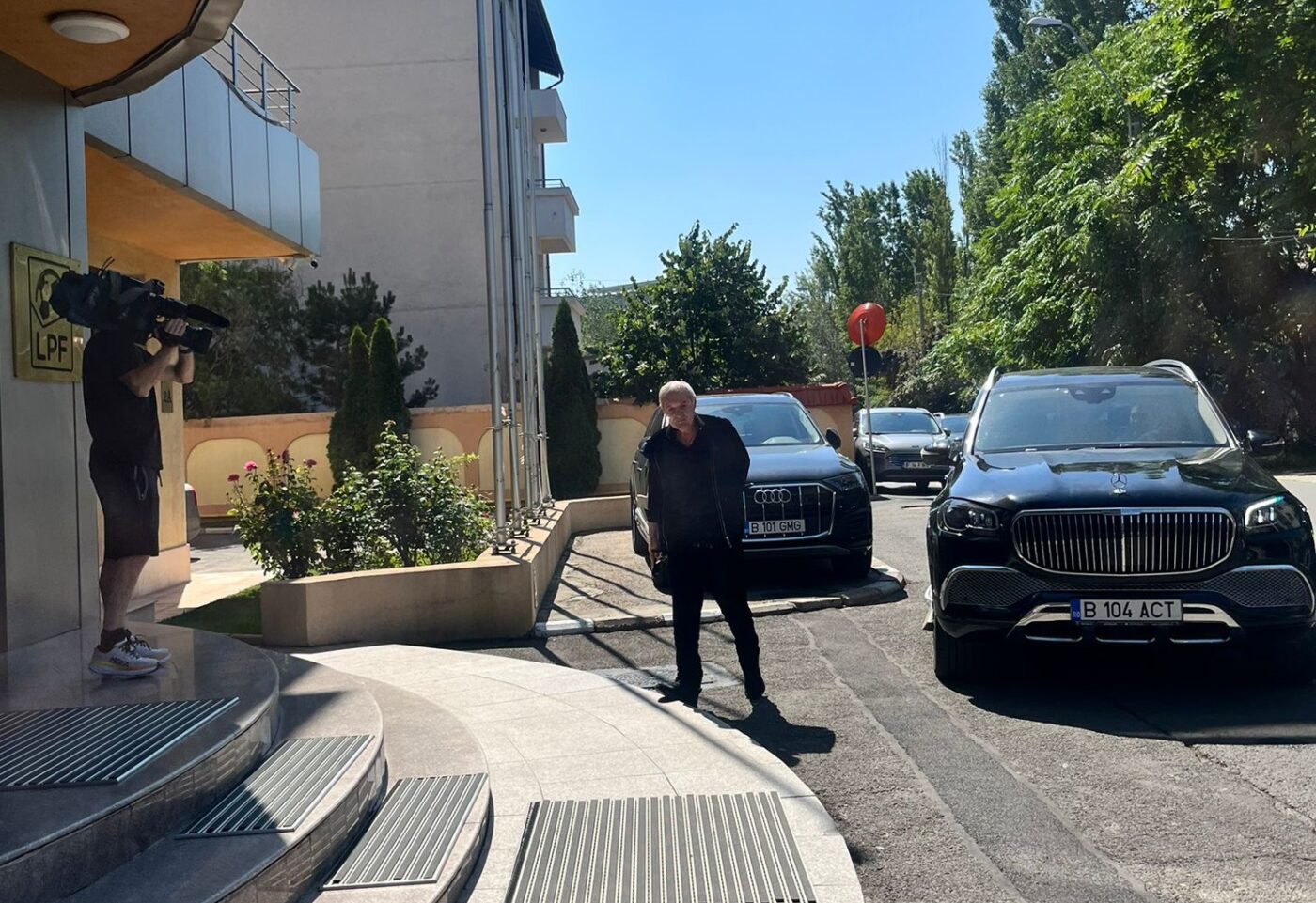 Cum a apărut Gigi Becali în această dimineață la sediul LPF! Patronul FCSB e decis să schimbe regula impusă de Răzvan Burleanu și FRF | FOTO