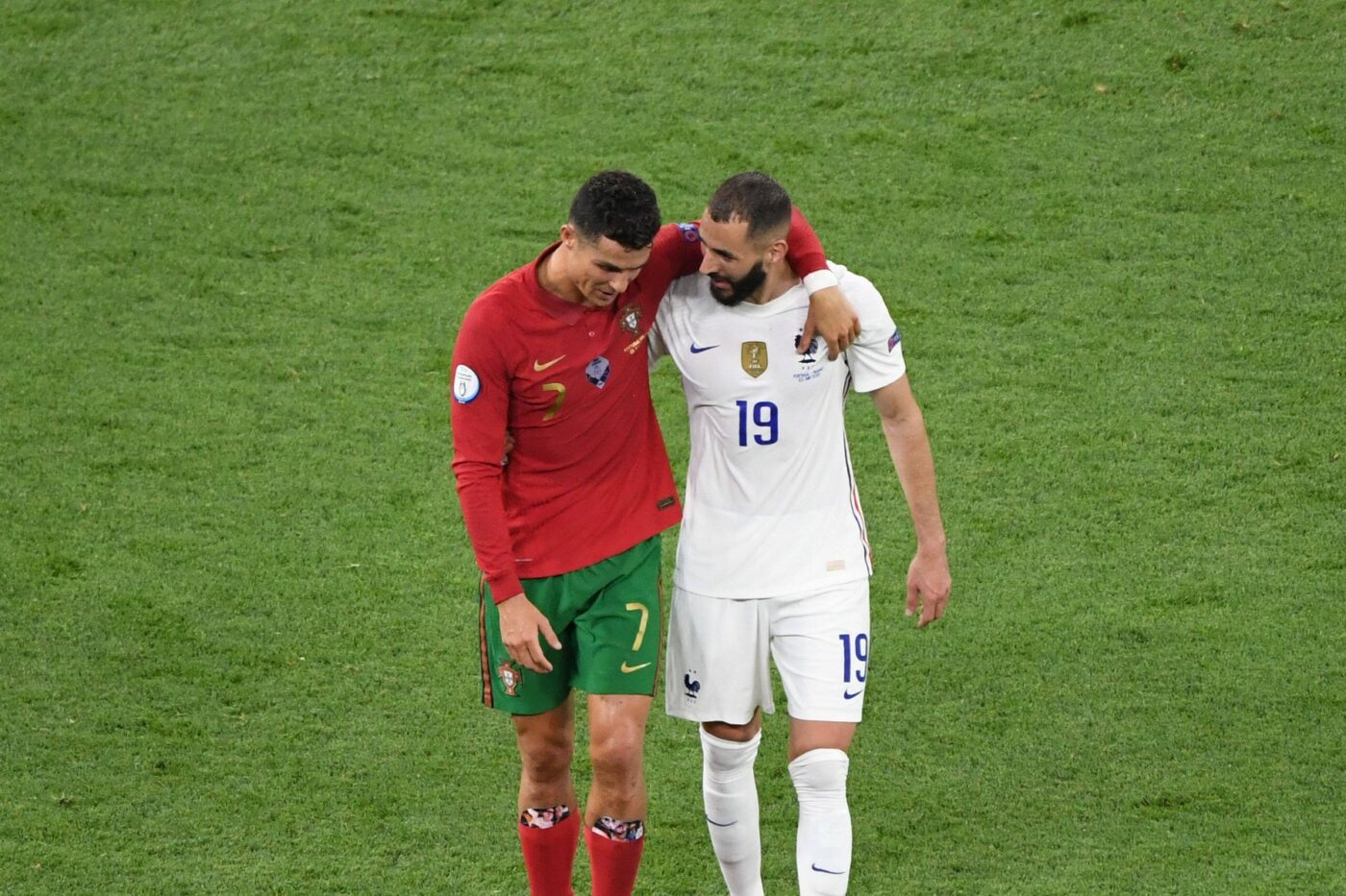 Cum l-a influențat Cristiano Ronaldo pe Karim Benzema să aleagă Arabia Saudită în detrimentul Europei: „Îmi este prieten, el este deja aici!”. Prima reacție a francezului după ce a fost prezentat la Al Ittihad