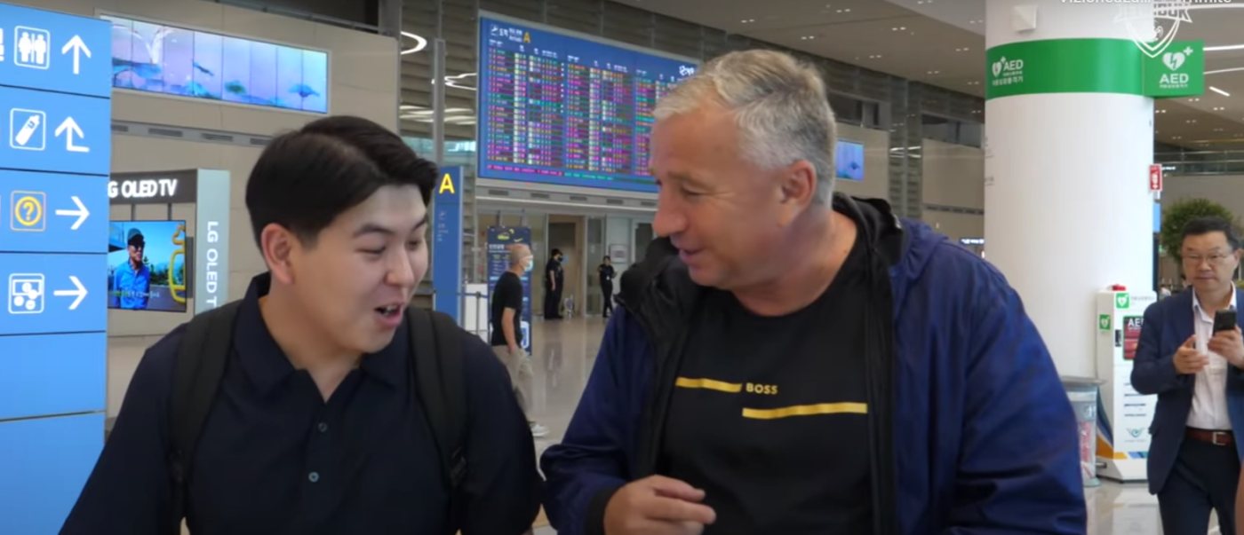 Dan Petrescu a făcut anunțul, la scurt timp după ce a semnat cu Jeonbuk! Jurnaliștii coreeni au rămas uimiți când l-au auzit în timpul prezentării oficiale