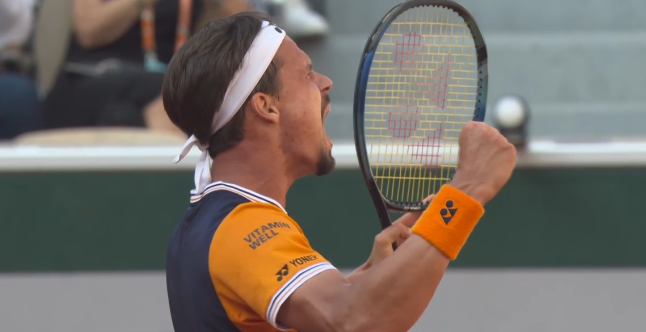 Încă o „bombă” la Roland Garros! Elevul lui Darren Cahill, eliminat în turul secund de numărul 79 ATP după un thriller de cinci ore și jumătate