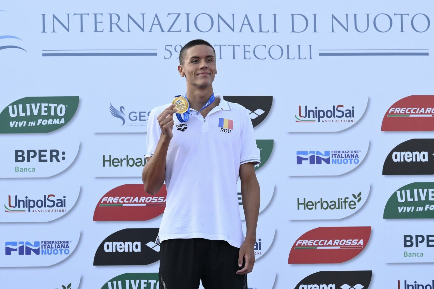 David Popovici, gest de mare campion după ce a cucerit medalia de aur la Sette Colli. Spectatorii prezenți au aplaudat minute în șir