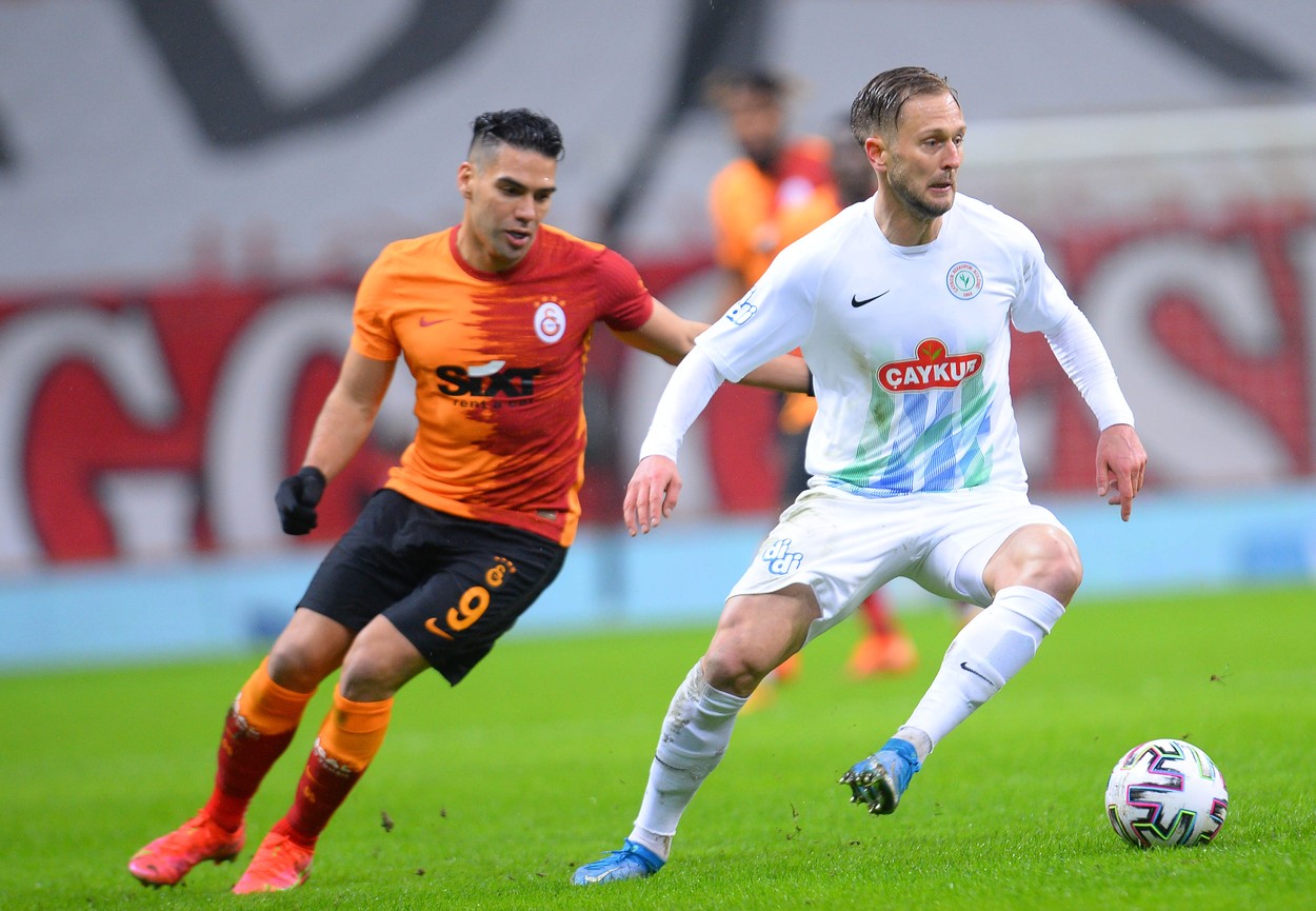 De ce nu a fost prezentat încă Damjan Djokovic, deşi a semnat cu FCSB! Gigi Becali vorbeşte despre misterul din jurul transferului mijlocaşului croat: „Am şi eu 65 de ani”