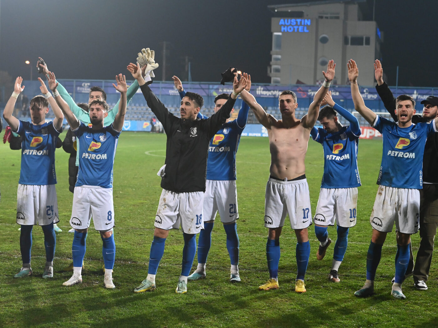 Cuplul Coman – Dică, la prima achiziție la CFC Argeș! Un dublu campion al României sub comanda lui Gică Hagi a fost prezentat de piteșteni