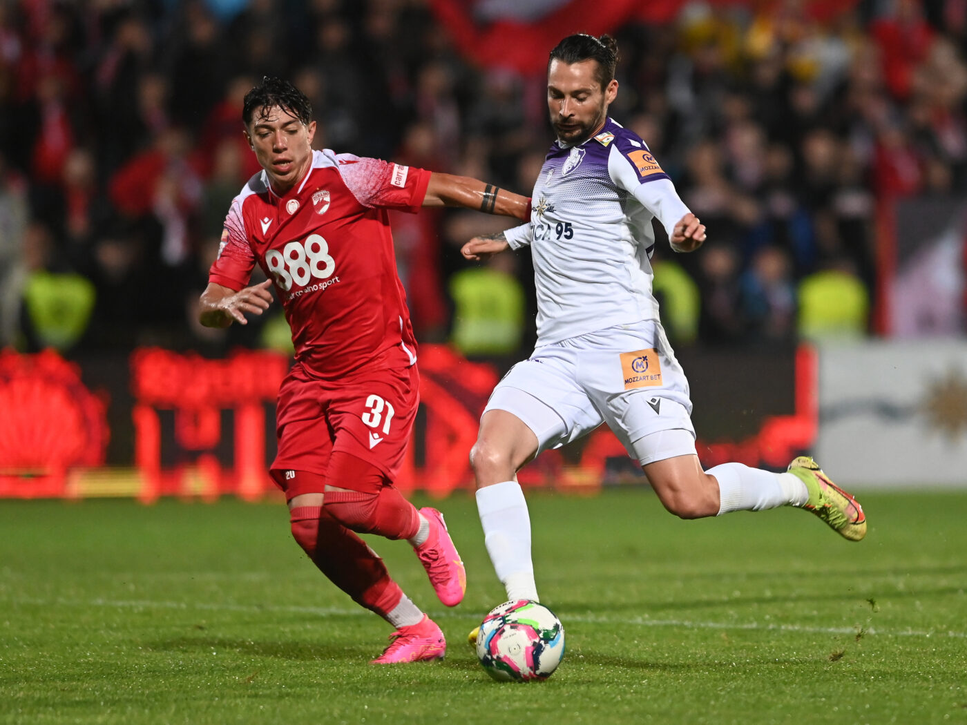Cum arată ierarhia fotbaliștilor din Superliga care au marcat din lovituri libere directe din afara careului! 5 echipe nu se pot lăuda cu niciun gol | SPECIAL