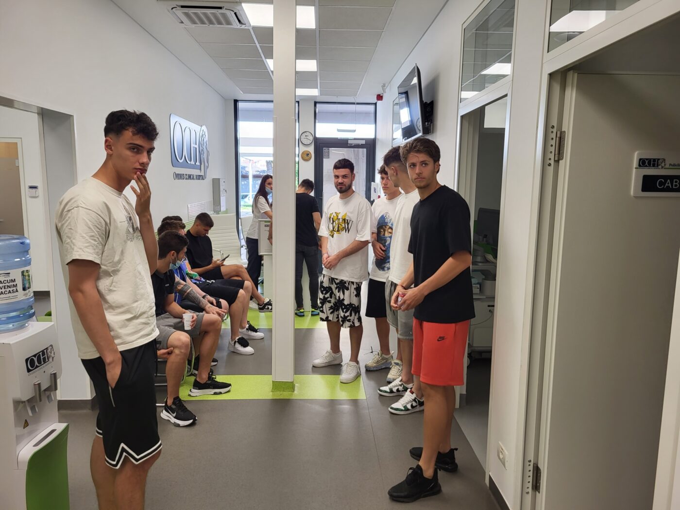 Farul Constanța s-a reunit! Surprizele lui Gică Hagi din lotul campioanei României! Ce tineri jucători a luat în cantonamentul din Poiana Brașov | VIDEO