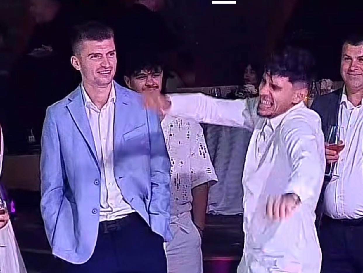 Florinel Coman a semnat contractul care îi schimbă cariera și acum vrea se distrează! S-a „electrizat” pe manele alături de Florin Tănase | VIDEO