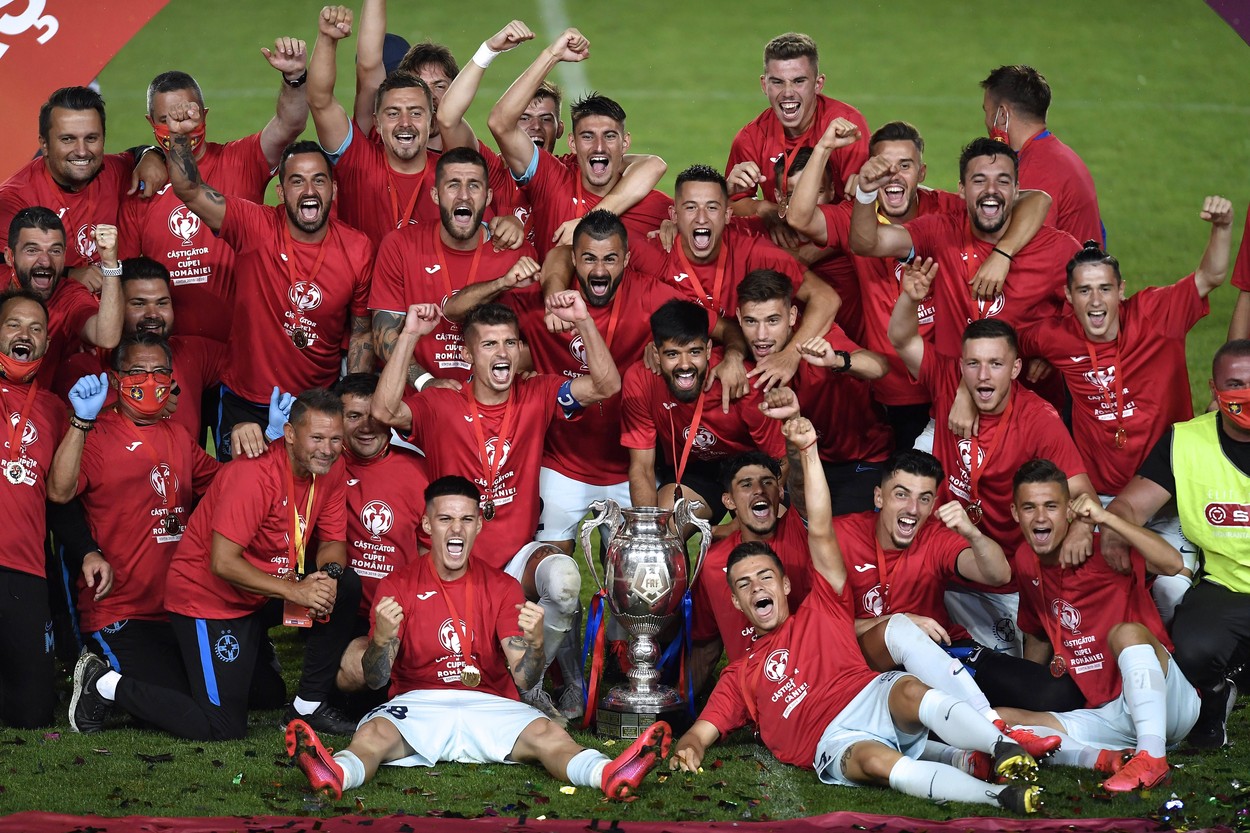 Fostul atacant de la FCSB a revenit în Superliga! A semnat pe un sezon și fost prezentat oficial
