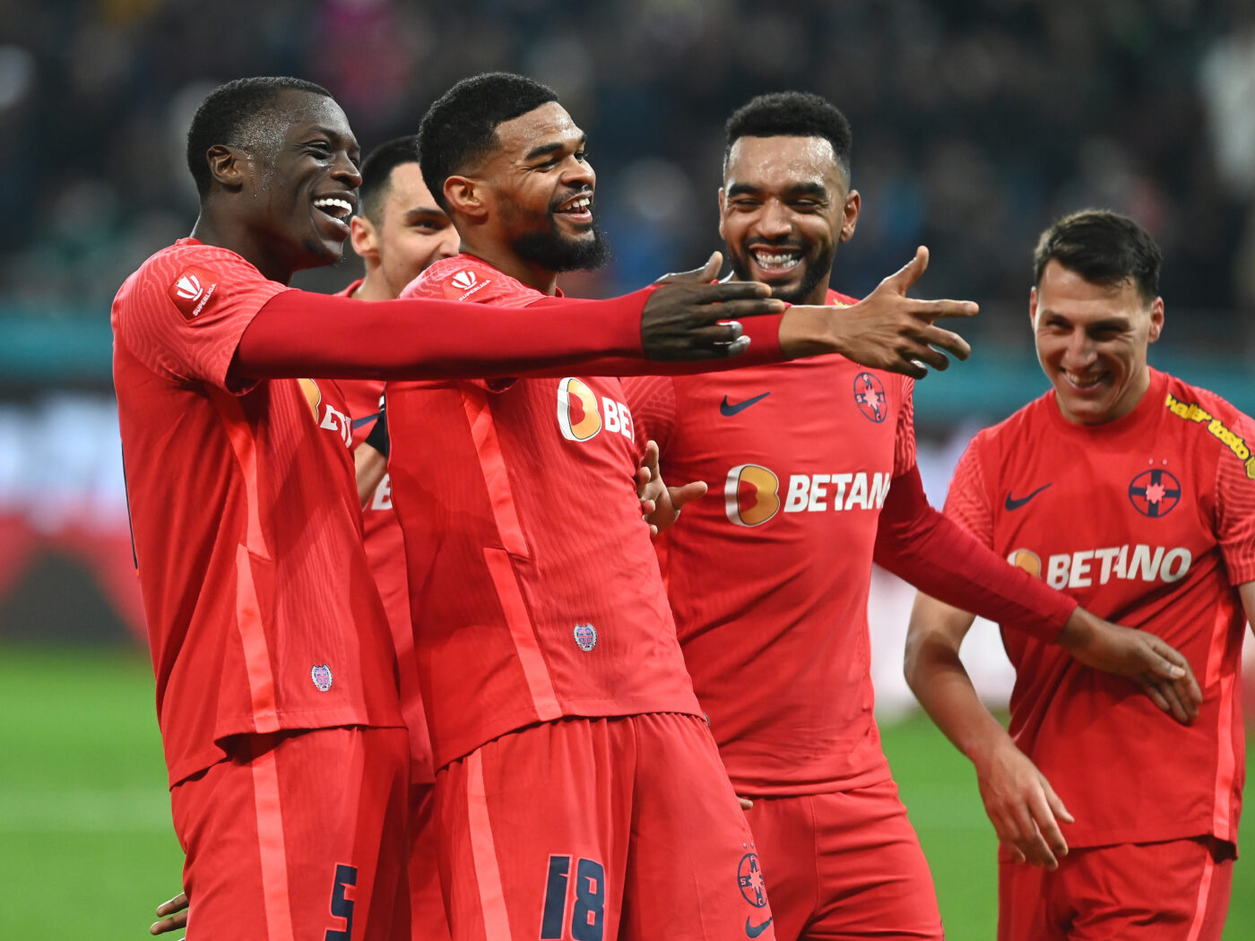 Jucătorul de la FCSB care se poate transfera imediat după derby-ul cu CFR Cluj! Detaliile mutării