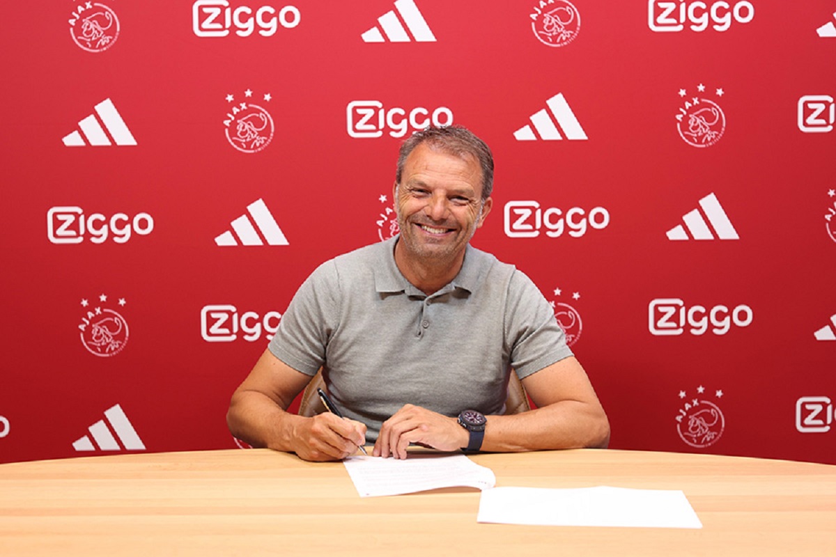 Gică Hagi, scos din schemă. Ajax și-a prezentat oficial noul antrenor