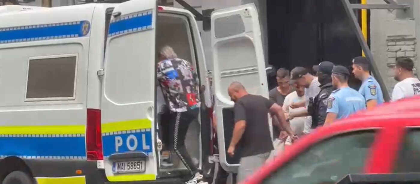Imaginile cu ultrașii de la Dinamo și CSA Steaua urcați în duba Poliției după bătaia de la finalul ultimului meci direct dintre cele două echipe! | VIDEO