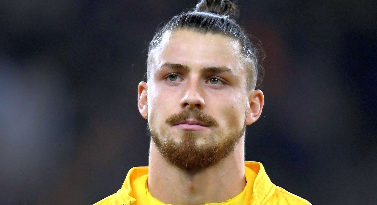 Napoli, asalt final pentru transferul lui Radu Drăgușin de la Genoa: campionii din Serie A oferă și doi jucători la schimb nou-promovatei. Pe cine ar urma să înlocuiască românul