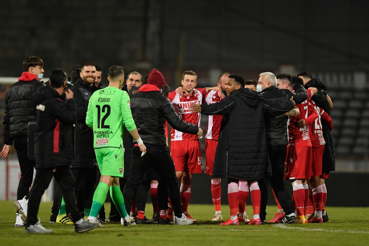 Petrolul Ploiești continuă să se întărească pentru sezonul viitor! „Lupii galbeni” au prezentat oficial un alt fost jucător de la Dinamo