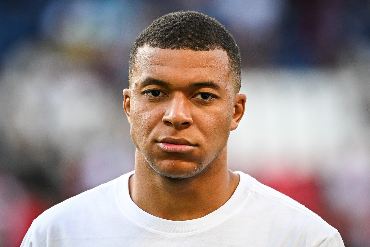 Real Madrid nu se mai ascunde: Kylian Mbappe e așteptat cât mai repede pe Santiago Bernabeu! Anunțul fotbalistului care vrea să facă spectacol în atac alături de francez: „E un fenomen! Îmi doresc foarte mult să vină”