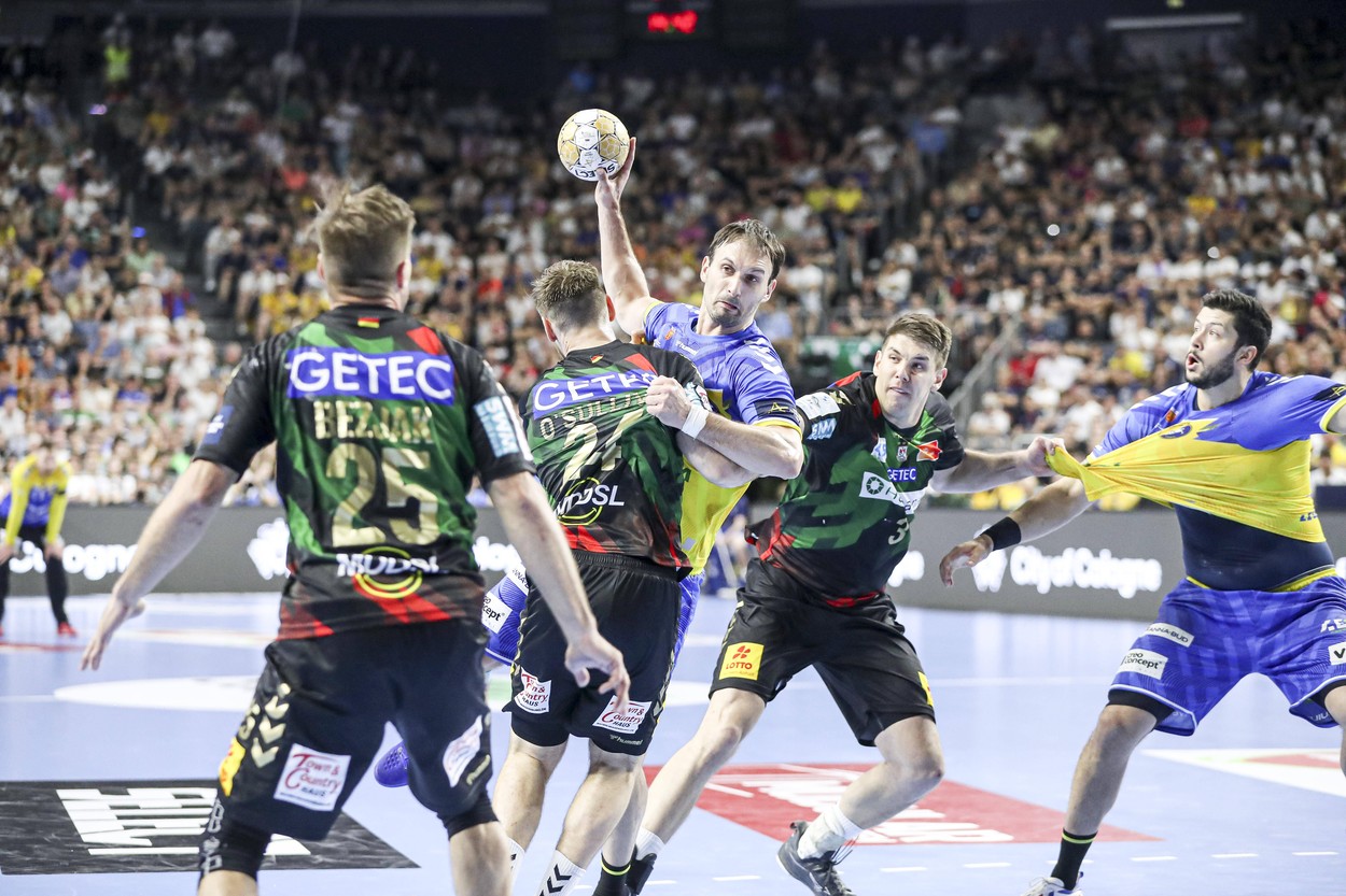 Românul cu cele mai multe goluri în Liga Campionilor, martor la momentul uluitor dintr-o finală câștigată superb de Magdeburg! Zeci de mii de oameni au fost șocați, salvarea și-a făcut apariția, dar spectatorii s-au bucurat de un spectacol formidabil: „Mă simt aici ca acasă!” | EXCLUSIV