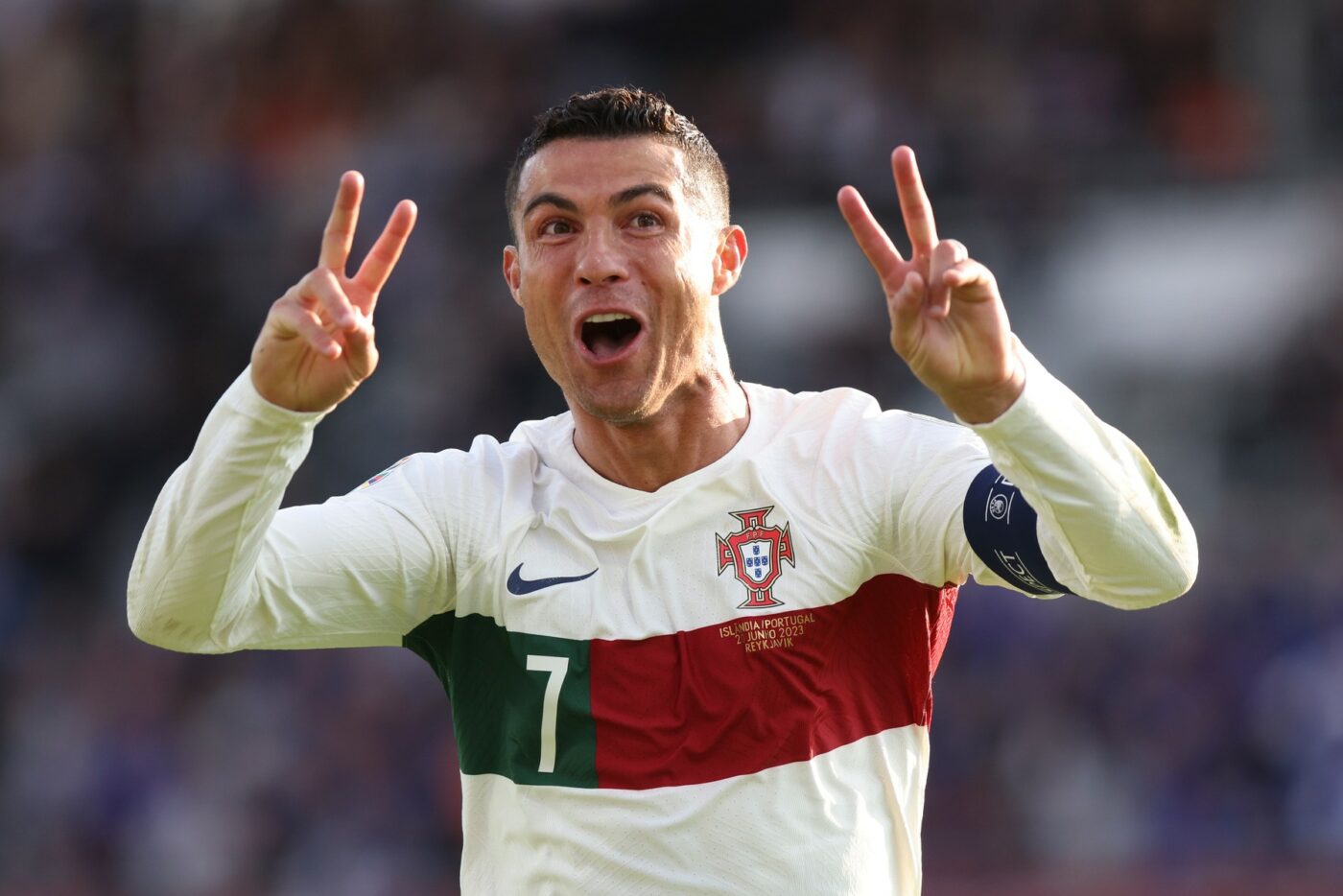 Seară magică pentru Cristiano Ronaldo: a intrat în Cartea Recordurilor, a marcat golul victoriei în minutul 89 al disputei Islanda – Portugalia, apoi a fost copleșit de emoții! „Este acel moment în care nu te aștepți”