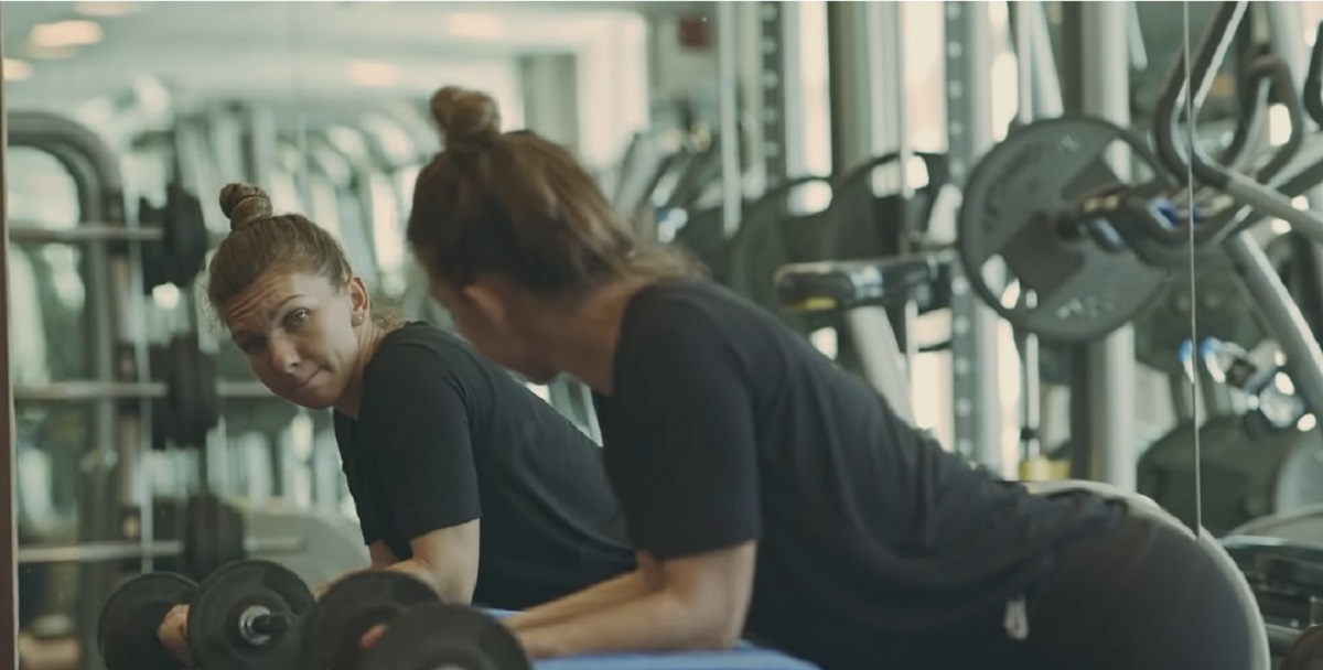 Simona Halep, surprinsă la sală alături de un bărbat misterios! Jucătoarea de tenis radiază în ciuda acuzațiilor de dopaj | FOTO
