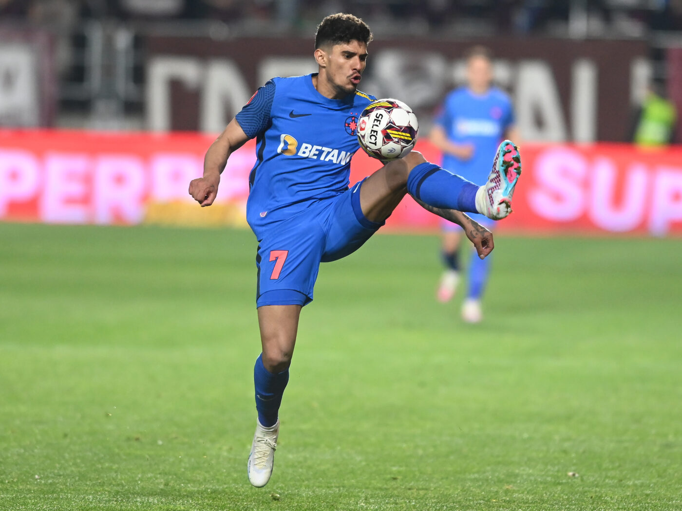 Sporting Lisabona, ofertă de 8 milioane de euro pentru Florinel Coman, prin intermediul fraților Becali! Ilie Dumitrescu dezvăluie negocierile pentru transfer
