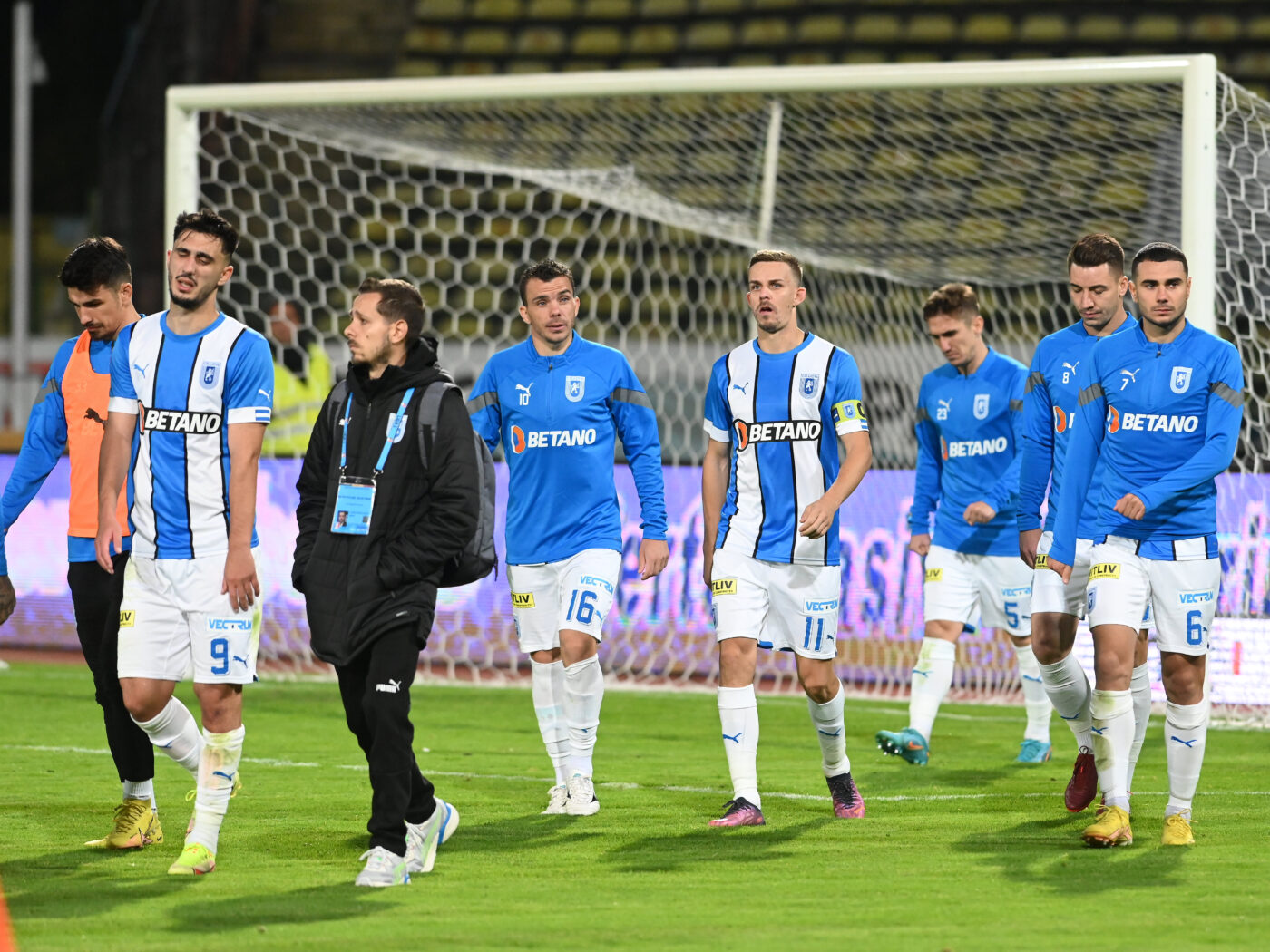 Universitatea Craiova, anunț oficial! A dat afară ultimul fotbalist cu care era în război Mihai Rotaru: poate semna cu Dinamo București!