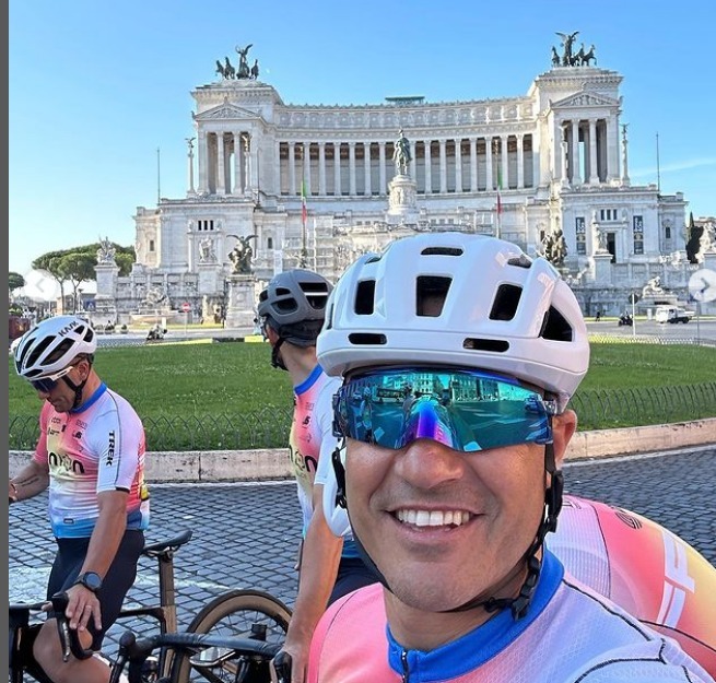 254 de kilometri pe bicicletă! Fabio Cannavaro, campion mondial cu Italia în 2006, și-a onorat o promisiune făcută în cinstea câștigării campionatului de către Napoli | FOTO