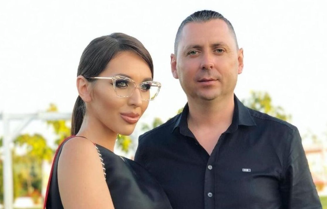 Femeia care a fost bătută cu bestialitate de soț a fost externată! S-a reîntors în casa din Timișoara, unde Daniel Balaciu, cunoscut antrenor de fotbal, a căsăpit-o cu un ciocan