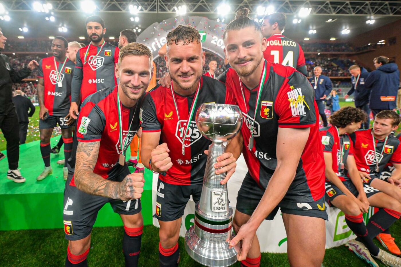 Cum arată diaspora fotbalistică în sezonul 2022/23? Avem lista tuturor jucătorilor români din străinătate. Genoa, Pisa și Békéscsaba – echipele în care ai noștri au fost cei mai mulți | SPECIAL