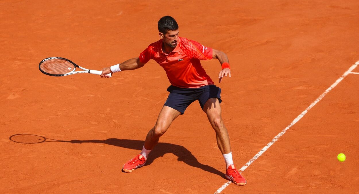 Novak Djokovic – Casper Ruud 7-6, 6-3, 0-0 în finală la Roland Garros! Live Video Online. Sârbul defilează și e la un singur set de un triumf istoric!