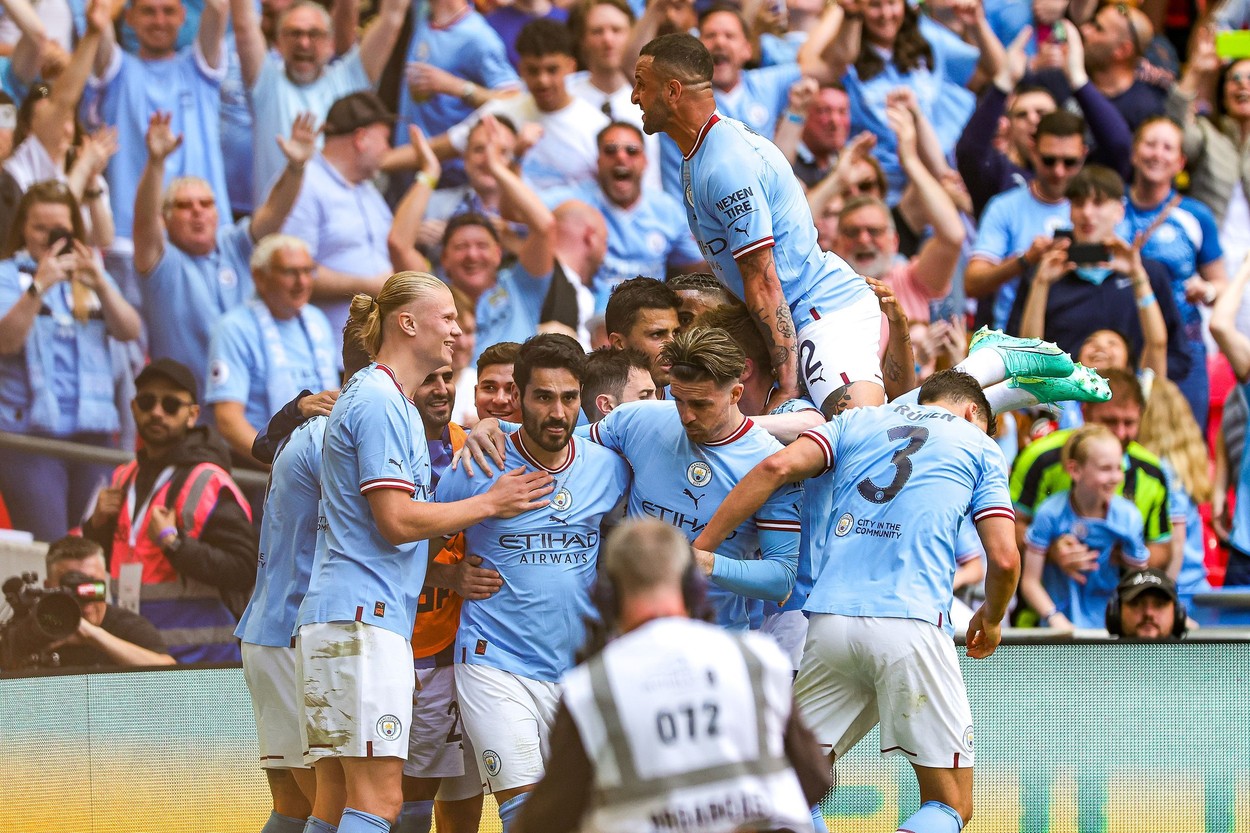 Manchester City, tot mai aproape de o „triplă” istorică! Trupa lui Pep Guardiola a învins-o pe rivala Manchester United în finala Cupei Angliei și se pregătește pentru ultimul act din Liga Campionilor