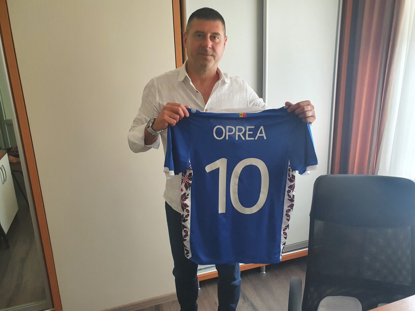 „N-am fost albi în cerul gurii la Oțelul”. Șeful Școlii de Antrenori din Moldova, Dănuț Oprea, admite că trupa rebelă a Galațiului lui Marius Stan și Meme Stoica intrase și ea în circuitul Cooperativei: „Veneau ordine de sus, n-aveai ce să faci”. Stă cu ochii pe elevul Pintilii de la Chișinău: „Îi urmăresc antrenamentele la FCSB” | CORESPONDENȚĂ DIN MOLDOVA