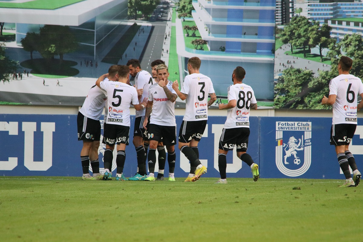 Alexandru Chipciu, show total după FC U Craiova – U Cluj 3-4: „Eu sunt mai tâmpit așa, colegii se mai supără pe mine. Ne-au făcut elefanți, brontozauri, elefanții au dat patru goluri!”. Ce a spus despre meciul cu Dinamo și despre revenirea lui Chiricheș la FCSB