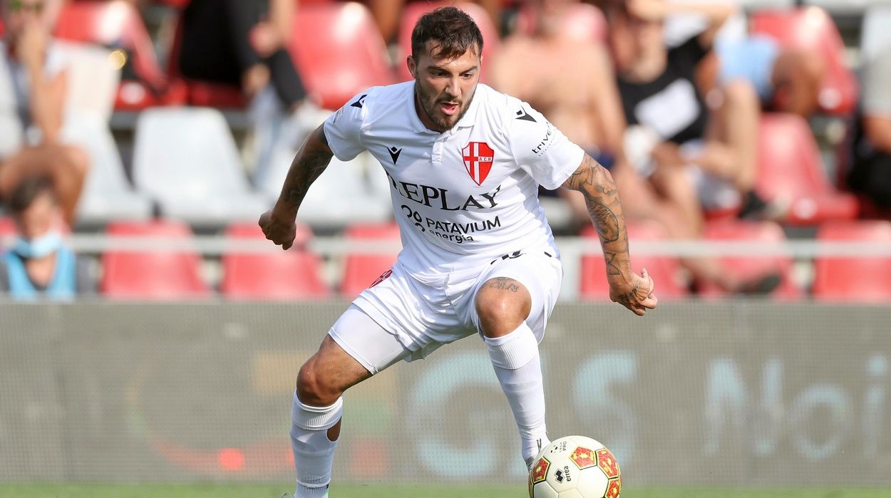 CFR Cluj pregătește un transfer unic în istoria clubului! Aduce un fotbalist din Italia care are clauză de reziliere nemaivăzută: 1.500 de euro!