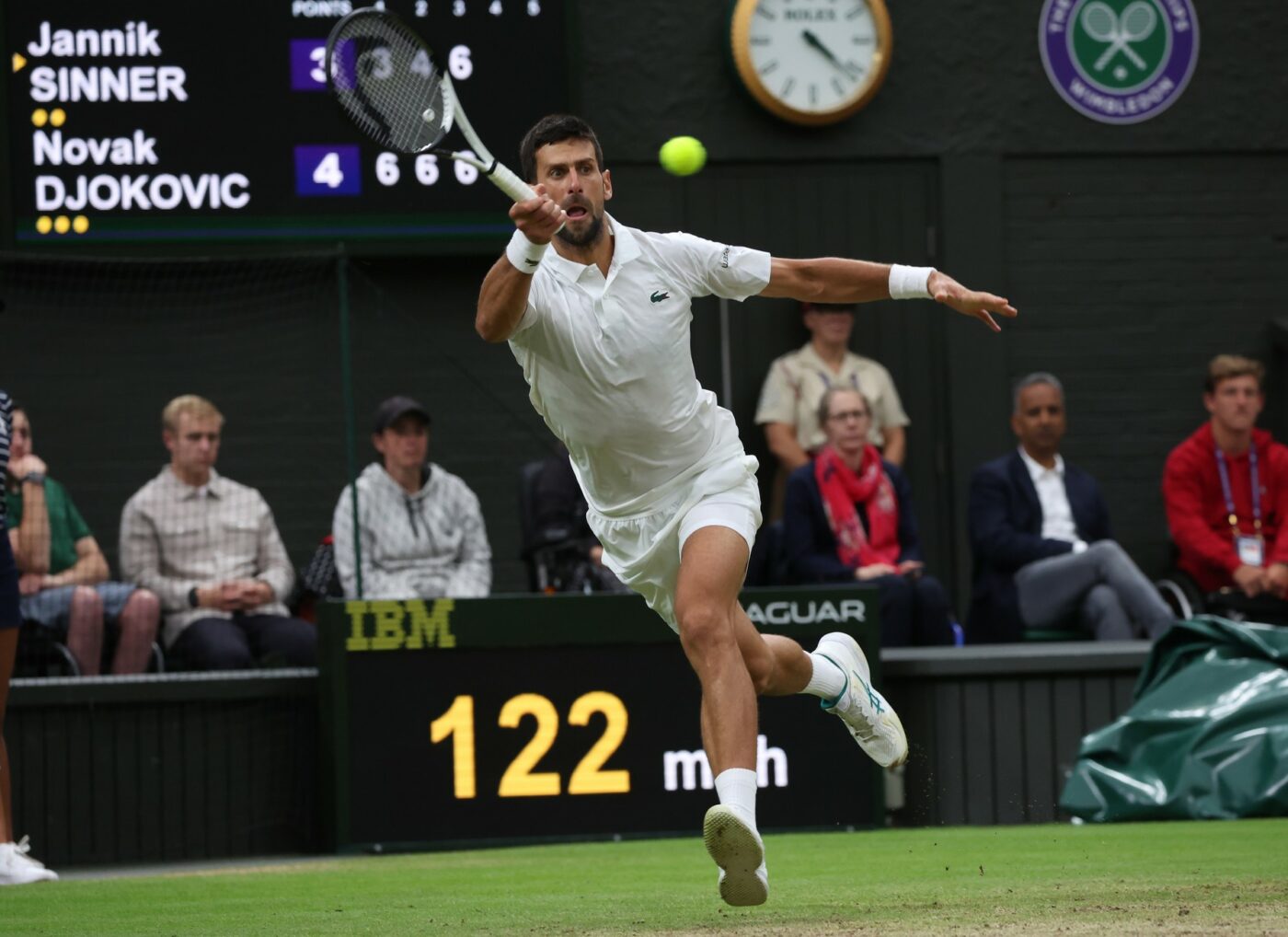 Cine îl mai oprește pe Novak Djokovic? Sârbul este în finală la Wimbledon după un nou succes fantastic. Cum a arătat lovitura care a ridicat tribunele în picioare | VIDEO