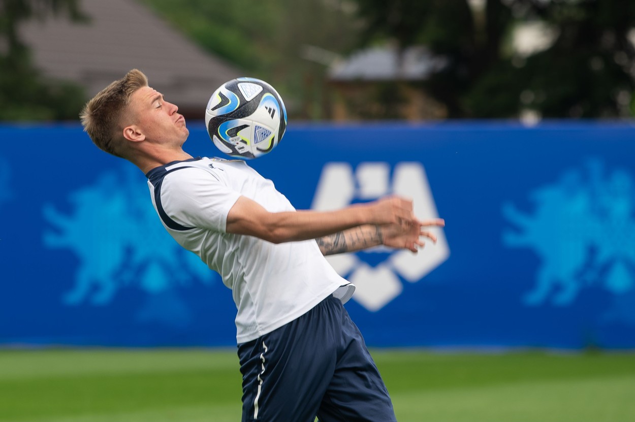Claudiu Petrila, salt important după transferul la Rapid! Fosta vedetă a lui CFR Cluj se poate umple de bani în Giulești. Cât va câștiga în primul sezon și cum arată contractul jucătorului | EXCLUSIV