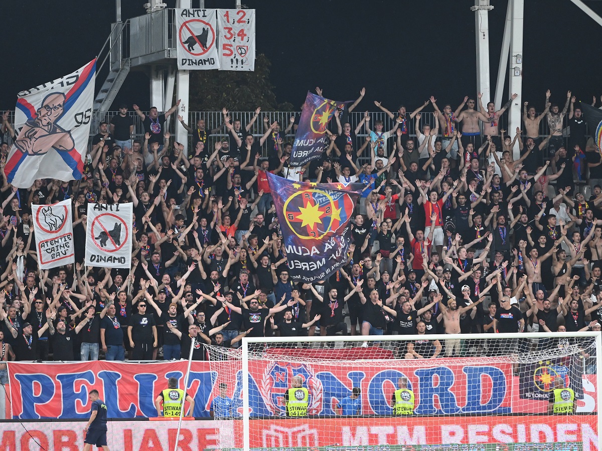 Reacție furioasă a fanilor CSA Steaua, după ce fanii rivalelor Dinamo şi FCSB s-au unit şi au scandat împotriva echipei Armatei: „Meciul clonelor! Bine că nu am lăsat atâția trădători în Ghencea”