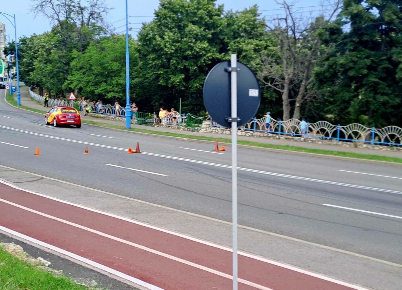Șocant! Cursa auto de la Drobeta Turnu Severin s-a încheiat cu un accident grav! Organizatorii dau vina pe persoana vătămată! VIDEO