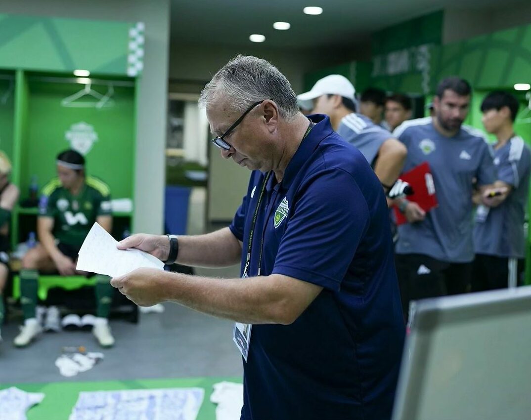 Dan Petrescu, nemulțumit deși Jeonbuk Hyundai are 5 meciuri consecutive fără înfrângere. „Va fi mai bine după ce rezolvăm aceste probleme!”