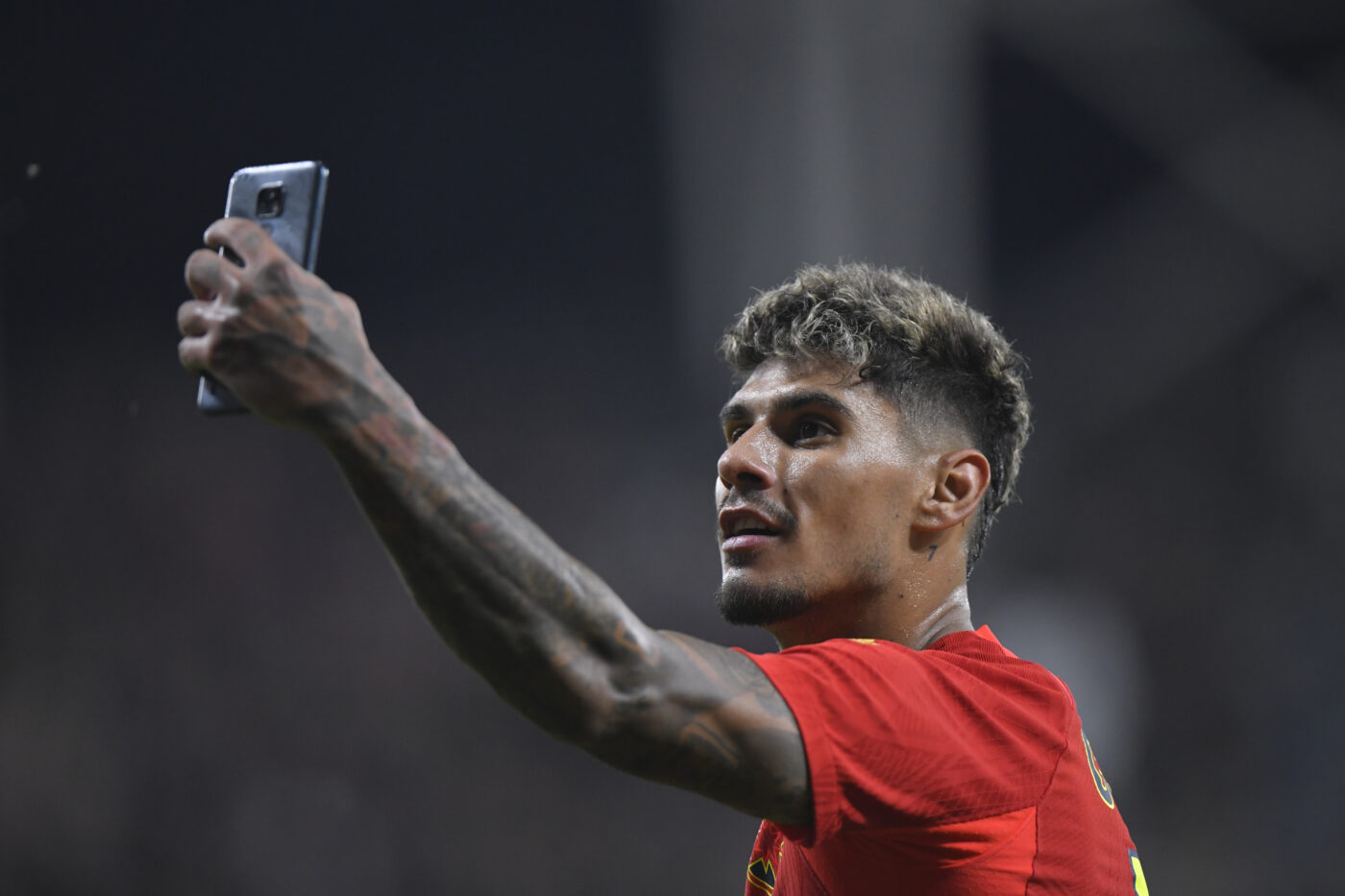 De ce Florinel Coman ar trebui aplaudat de galeria lui Dinamo! Dumitru Dragomir comentează momentul selfie-ului de pe gazon: „Altul făcea asta!”