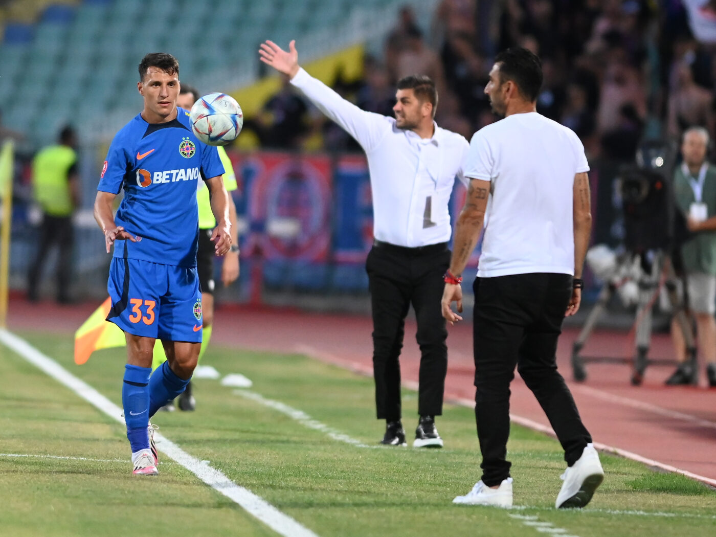 Nu suntem singuri! Și în Bulgaria se „poartă” antrenorii fără licență! Detaliul observat înainte de CSKA 1948 Sofia – FCSB