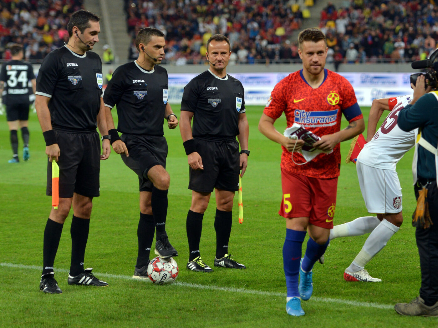 Dezvăluiri incredibile de la FCSB! Cum l-a forțat Gigi Becali pe Mihai Pintilii să-și pună ghetele-n cui. „El mai dorea să joace!”