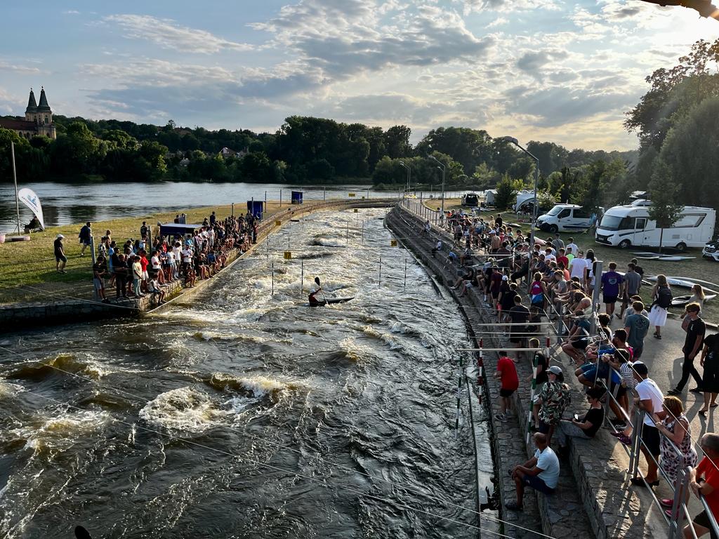 Sportivii români, printre primii cei mai buni 10 atleți din Europa la caiac slalom. Lotul României a fost format din șase sportivi, cu toții legitimați la clubul Caiac SMile, din Satu Mare