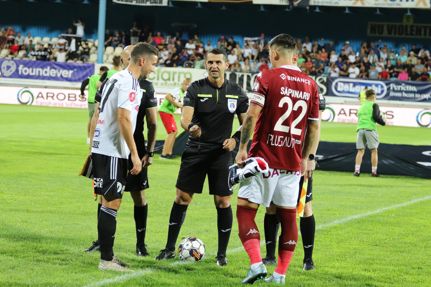 Un fost vârf de la AC Milan s-a uitat la U Cluj – Rapid 0-3 și a rămas de-a dreptul uimit când l-a văzut pe atacantul giuleștenilor: „Va înscrie goluri!”