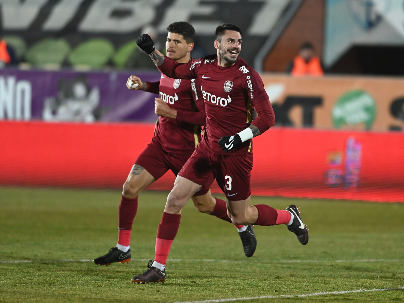 CFR Cluj a rămas fără titularii din centrul apărării! Nelu Varga a confirmat că i-a vândut pe Andrei Burcă și Yuri Matias: „Probabil vor mai pleca și alții”. Suma uriașă încasată