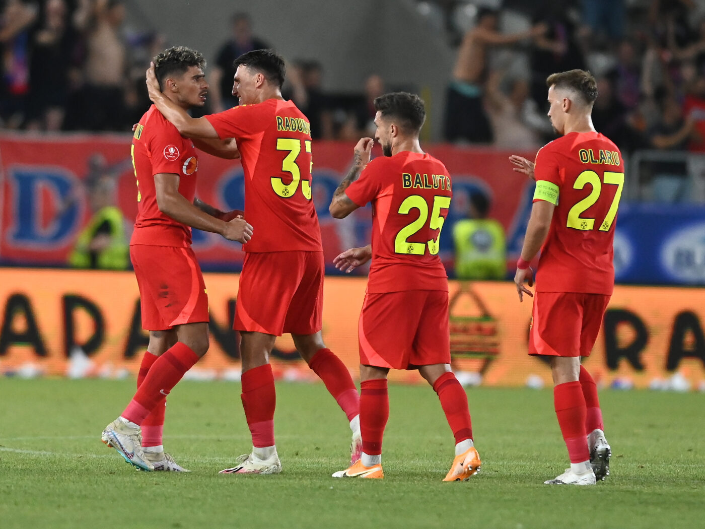 FCSB – Dinamo 2-1, în runda a doua din Superliga. Roș-albaștrii se impun în derby de România! Gafa lui Târnovanu a produs emoții pe final