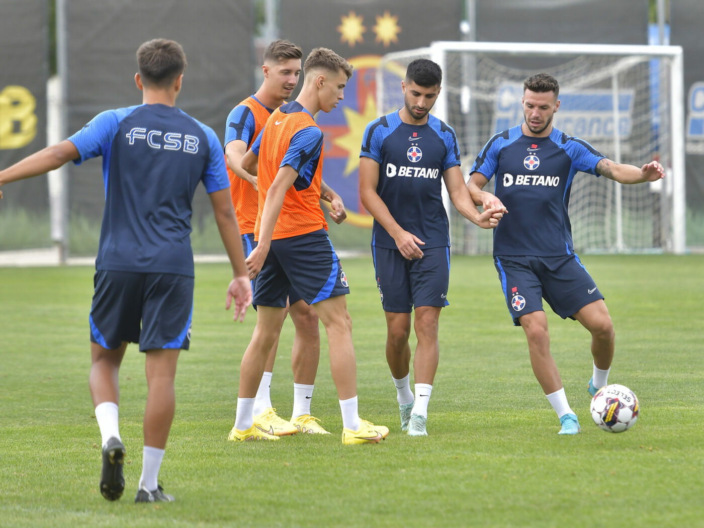 A jucat un singur minut la FCSB și a fost dat afară de Gigi Becali, dar nu regretă nimic! Fotbalistul recunoaște cum a fost transferul: „O perioadă nasolă! Am fost chinuit de accidentare”