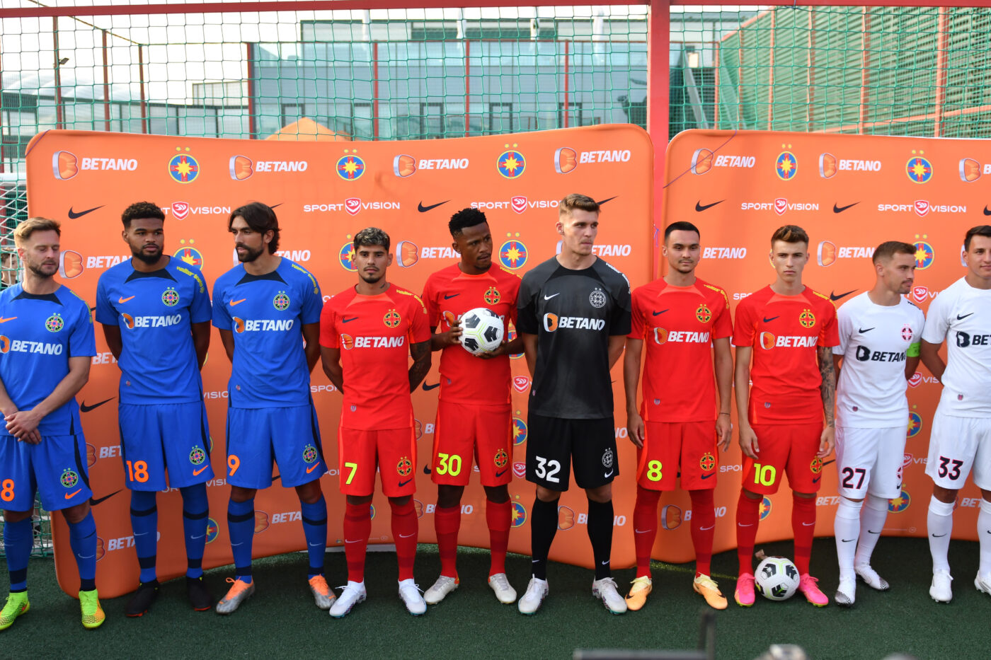 Gigi Becali a spus că „pare prea bun” pentru FCSB, dar nu va juca împotriva lui FC U Craiova! Elias Charalambous a anunțat pe ce jucători nu se va baza în prima etapă din Superliga