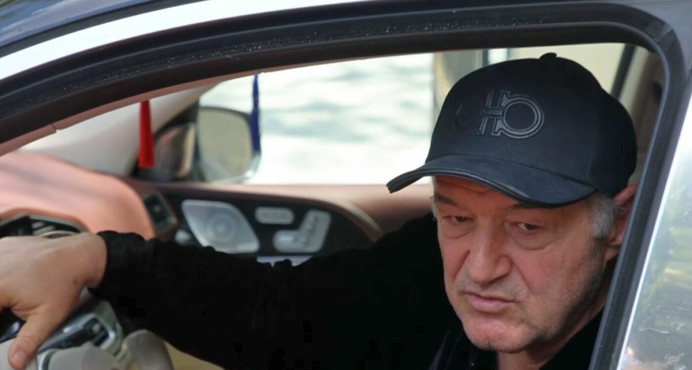 Gigi Becali nu ține cont de bani. Ce sumă a putut plăti miliardarul de la FCSB pentru șapca trendy cu care a făcut senzație la interviuri