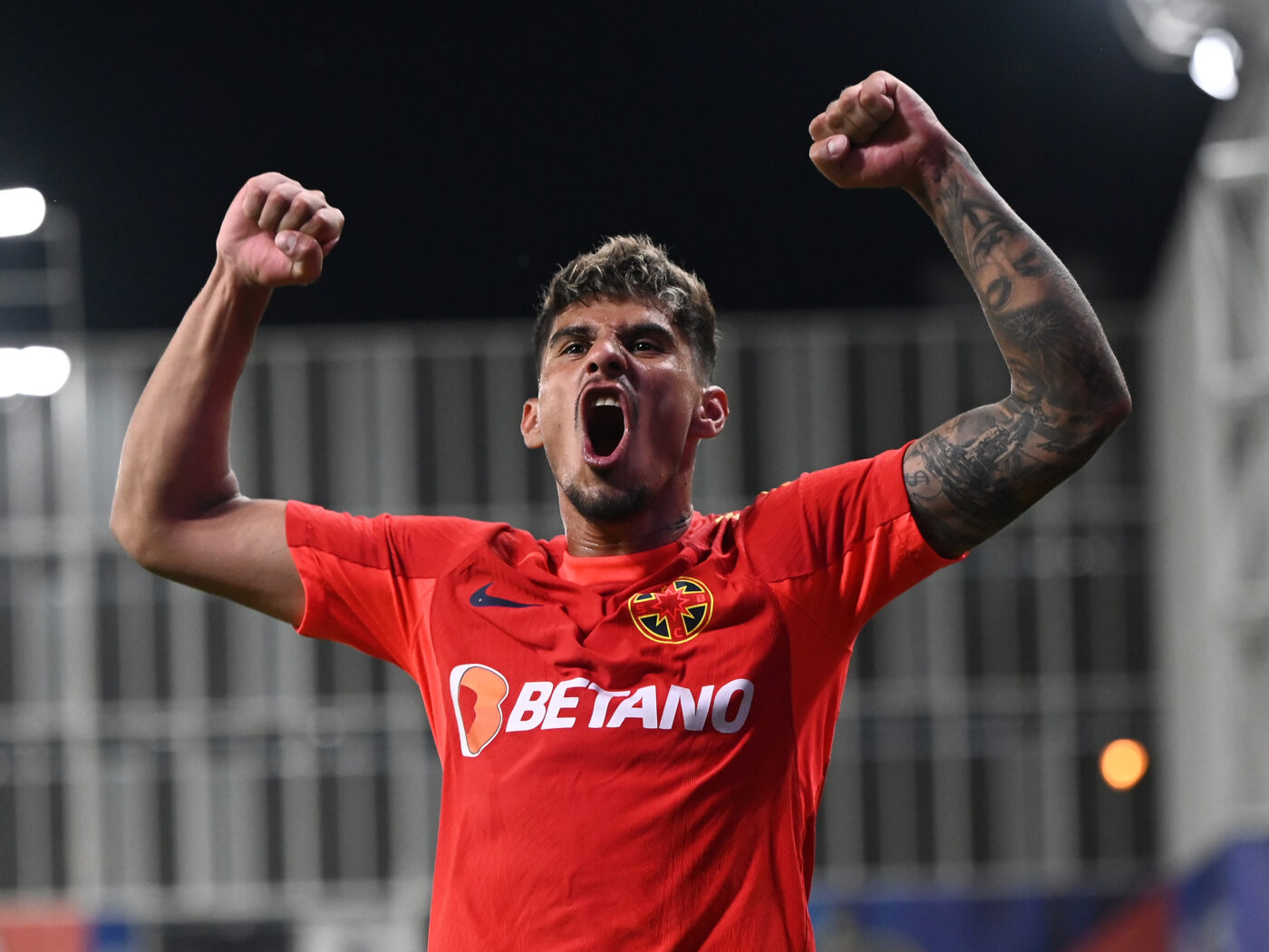 Gigi Becali îl scoate la vânzare pe Florinel Coman! Ce prezentare îi face starului FCSB pentru străinii care au venit să-l cumpere. VIDEO