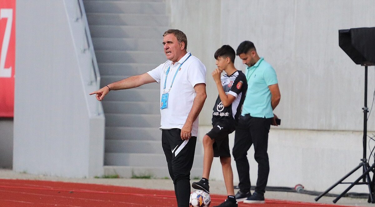 Jucătorul care l-a impresionat pe Gică Hagi în Hermannstadt – Farul 0-1: „E ca Boloni!”. „Regele” și-a schimbat radical viziunea despre fotbal: „Am venit să facem rezultat”
