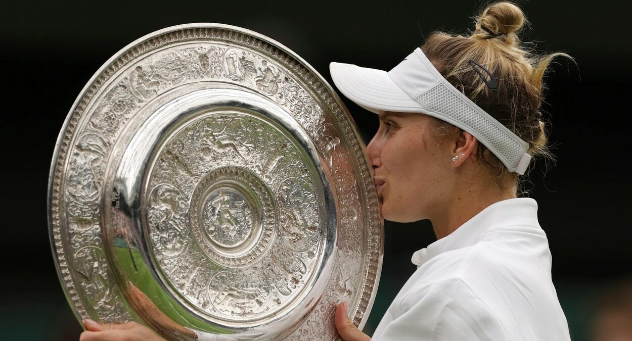 Marketa Vondrousova, discurs savuros după triumful incredibil de la Wimbledon: „Am făcut pariu cu antrenorul, mâine mergem să ne tatuăm!” Cehoaica, sacrificii uriașe înainte să scrie istorie